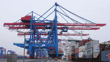 Motorized festoon system for 14 High Speed Container Cranes (ship to shore)
